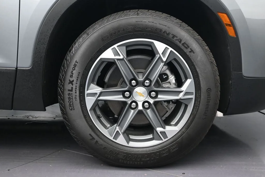 2025 Chevrolet Blazer LT photo 9