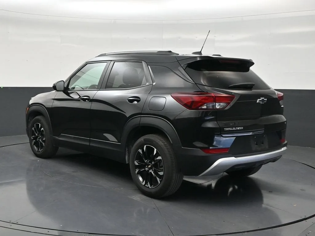 2023 Chevrolet Trailblazer LT photo 3