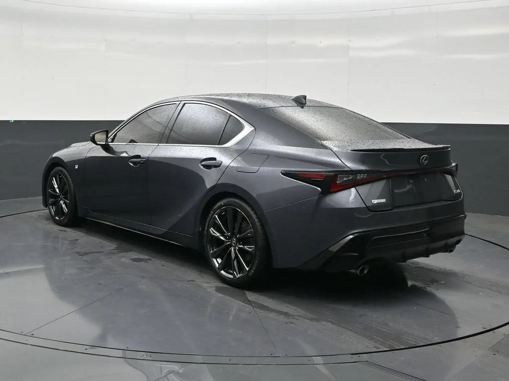 2021 Lexus IS 350 F SPORT photo 3