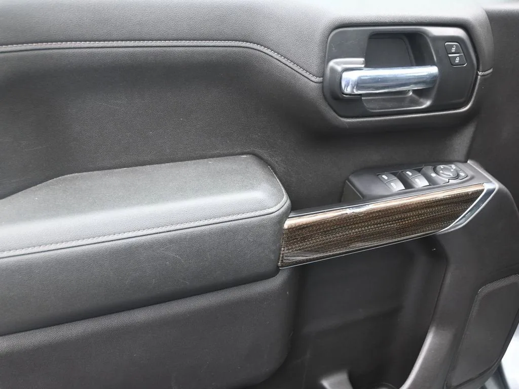 2020 Chevrolet Silverado 1500 RST photo 11