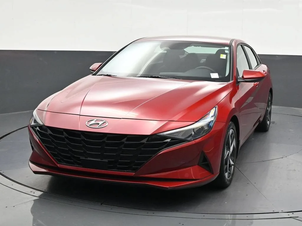 2023 Hyundai Elantra SEL photo 9