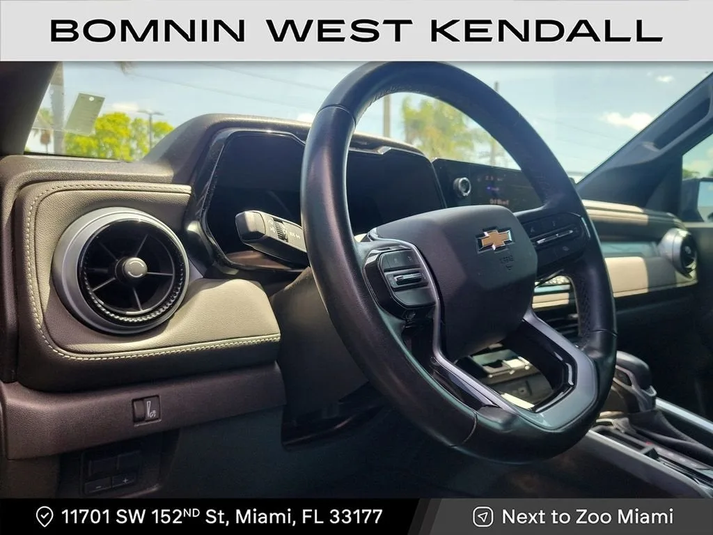 2023 Chevrolet Colorado LT photo 11