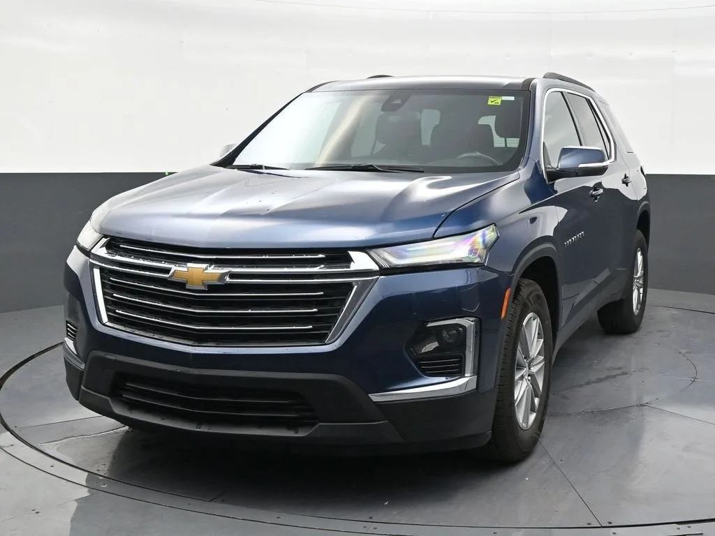2023 Chevrolet Traverse LT Cloth photo 8