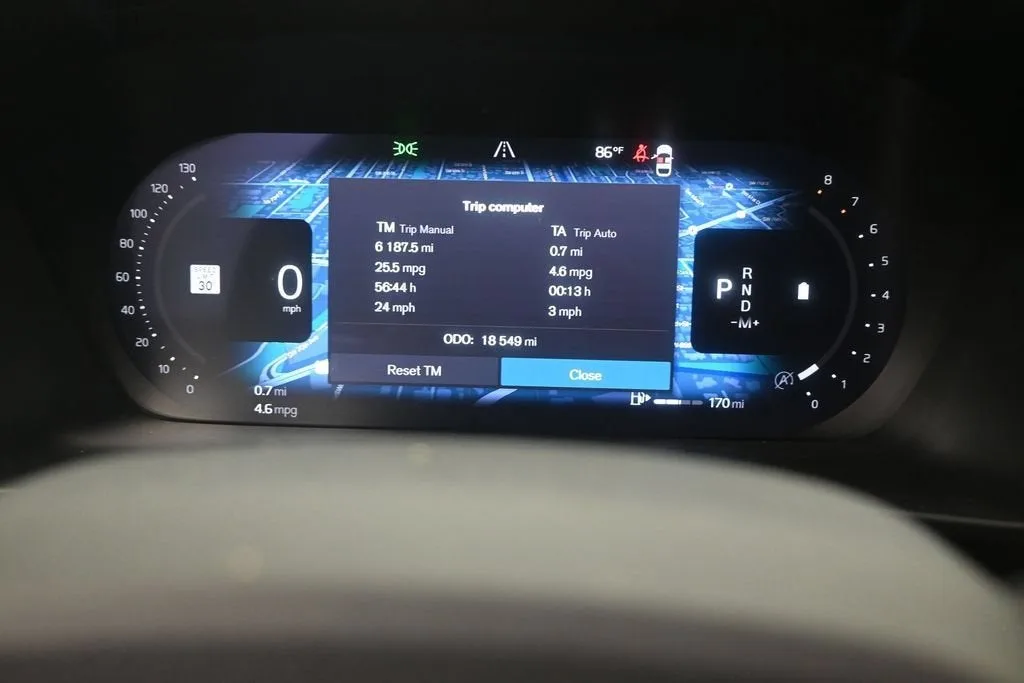 2024 Volvo XC40 B5 Plus Bright Theme photo 12