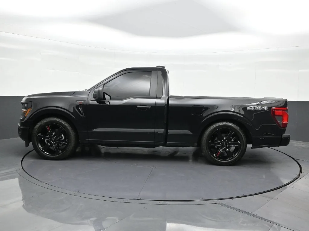 2025 Ford F-150 XL photo 2