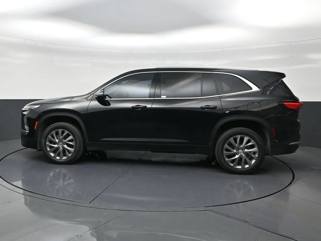 2025 Buick Enclave Preferred photo 2