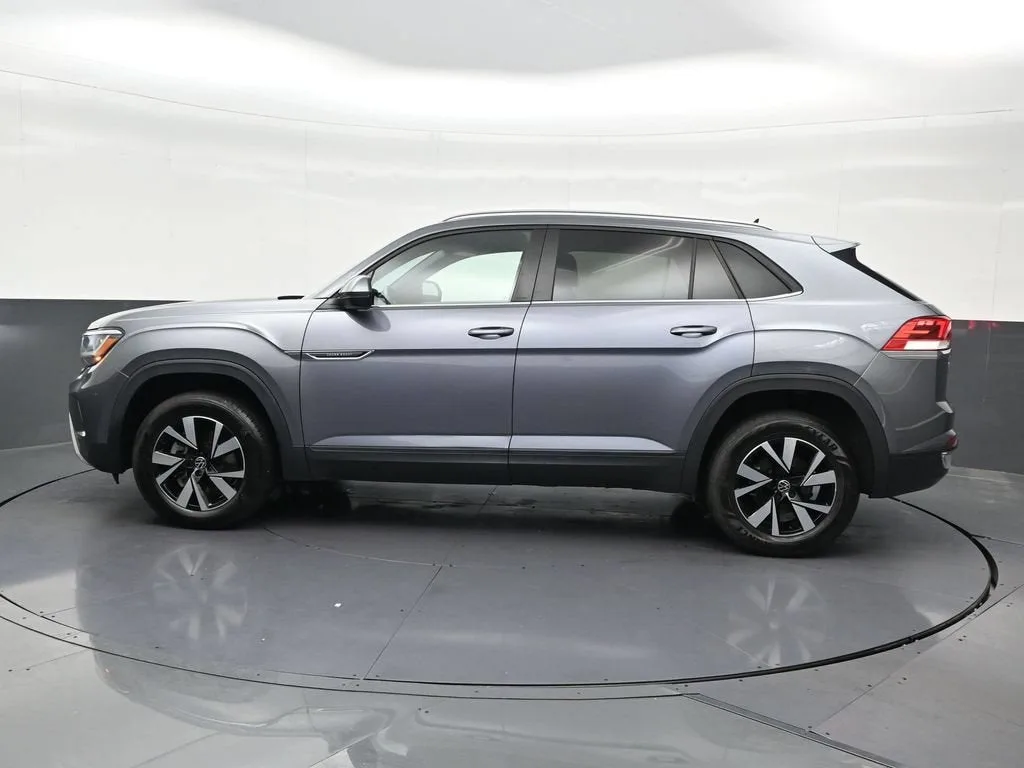 2022 Volkswagen Atlas Cross Sport 2.0T SE photo 2
