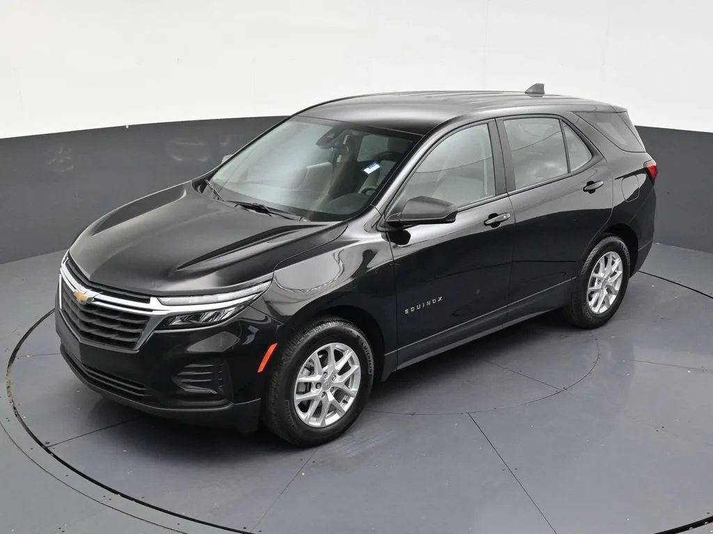 2024 Chevrolet Equinox LS photo 9