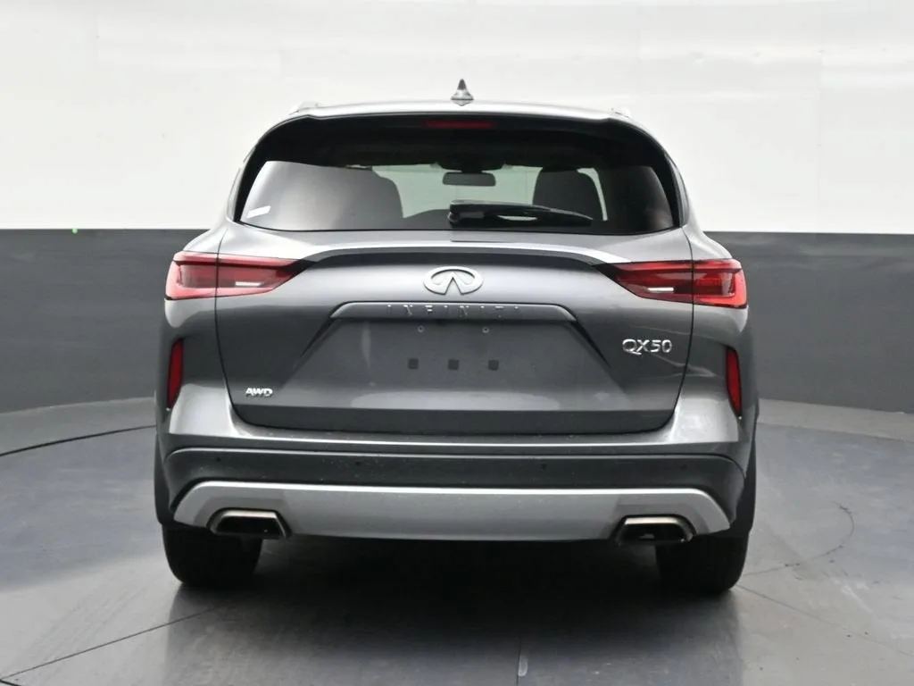 2023 INFINITI QX50 LUXE AWD photo 4