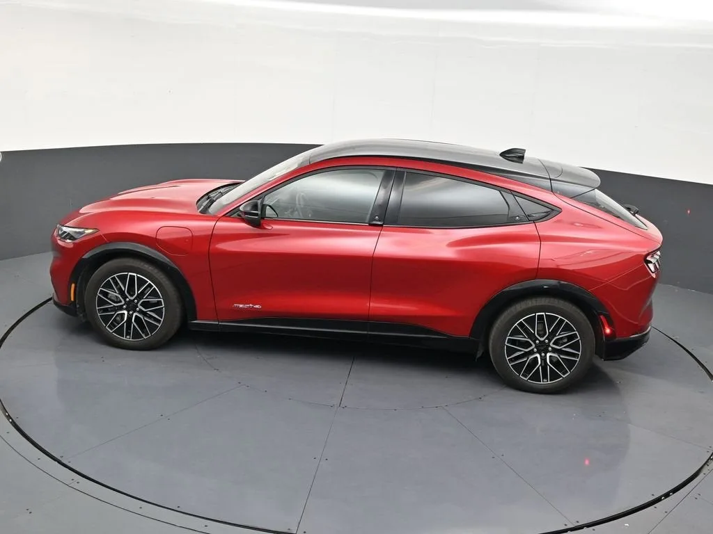 2024 Ford Mustang Mach-E Premium photo 12