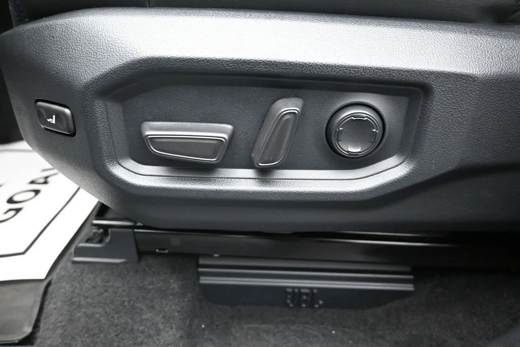 2024 Toyota Tundra Hybrid Platinum photo 11