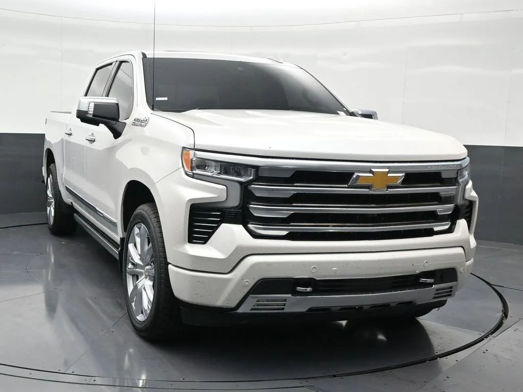 2023 Chevrolet Silverado 1500 High Country photo 8