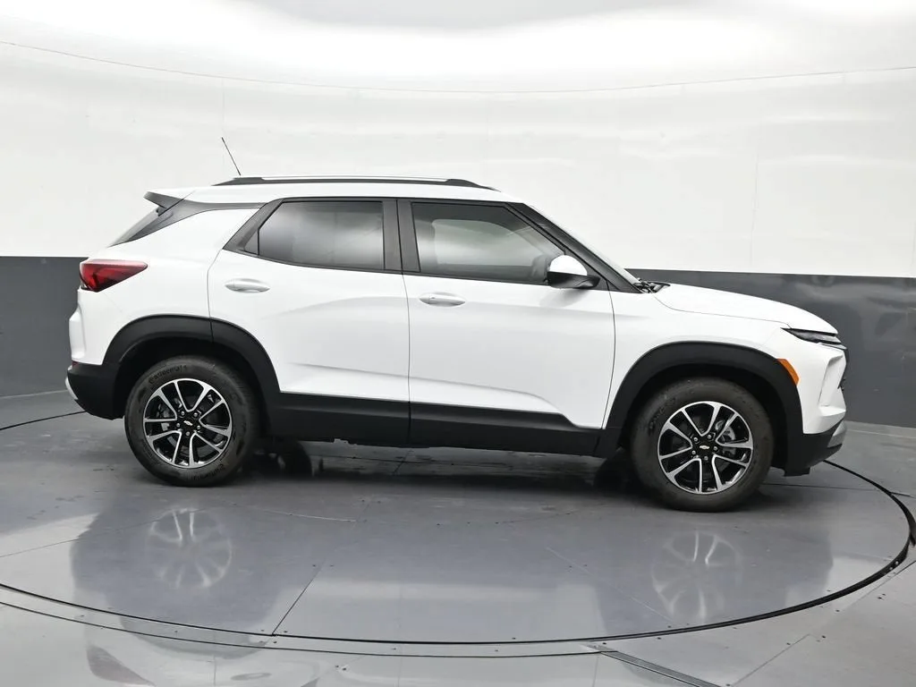 2026 Chevrolet Trailblazer LT photo 7