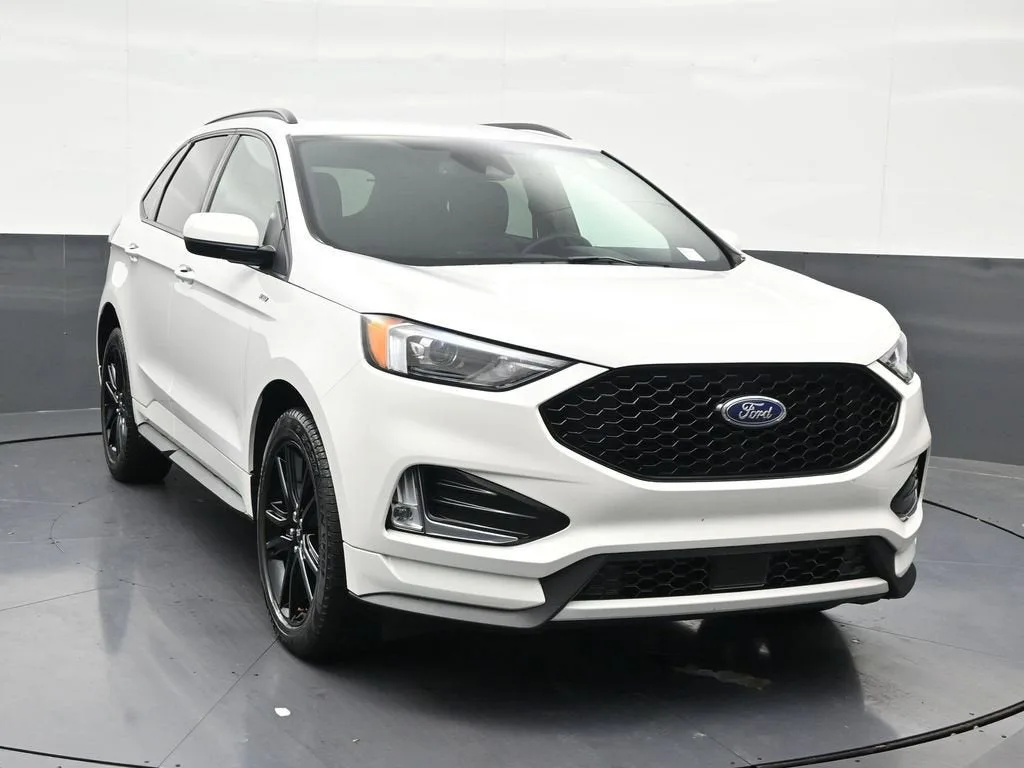 2024 Ford Edge ST-Line photo 8
