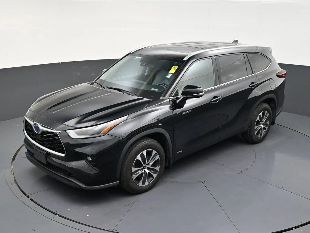 2021 Toyota Highlander Hybrid XLE photo 12
