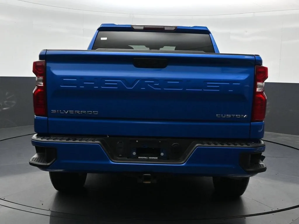 2024 Chevrolet Silverado 1500 Custom photo 4