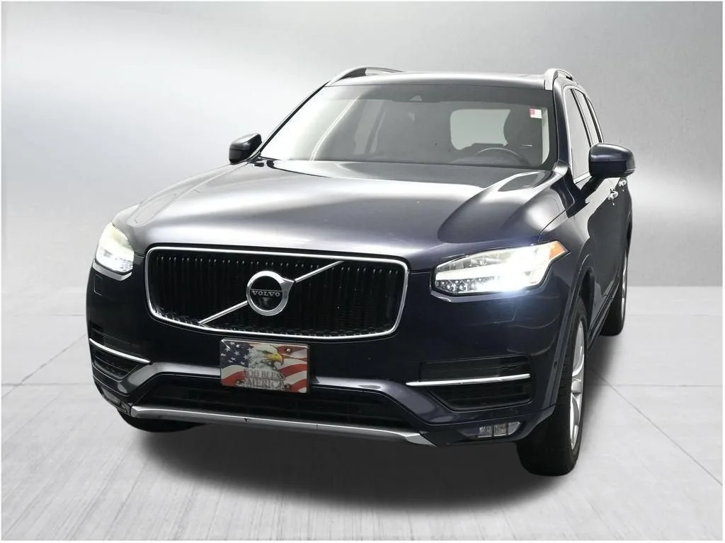 2017 Volvo XC90 T6 Momentum photo 8