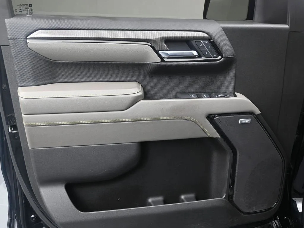 2025 Chevrolet Silverado 1500 ZR2 photo 11