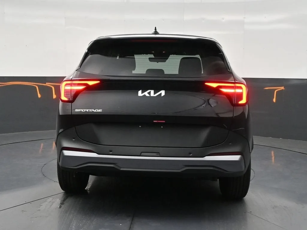 2026 Kia Sportage LX photo 4