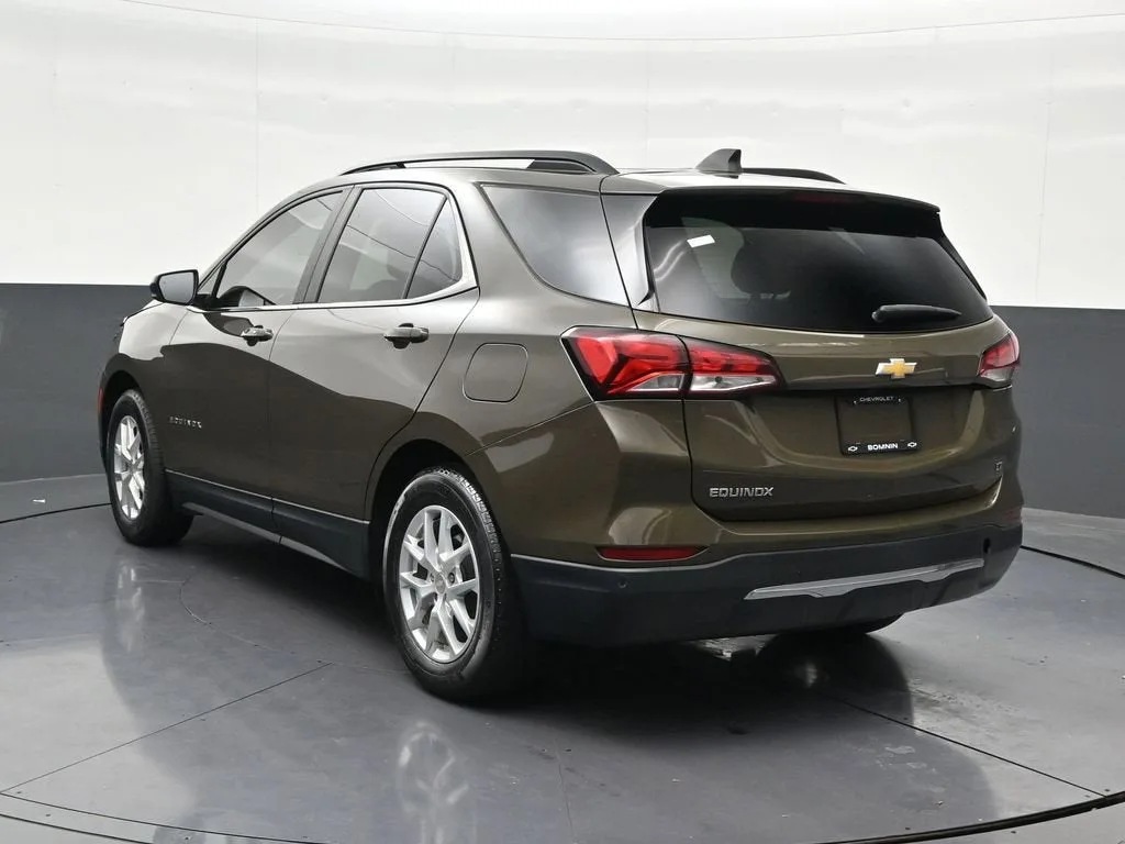 2023 Chevrolet Equinox LT photo 3
