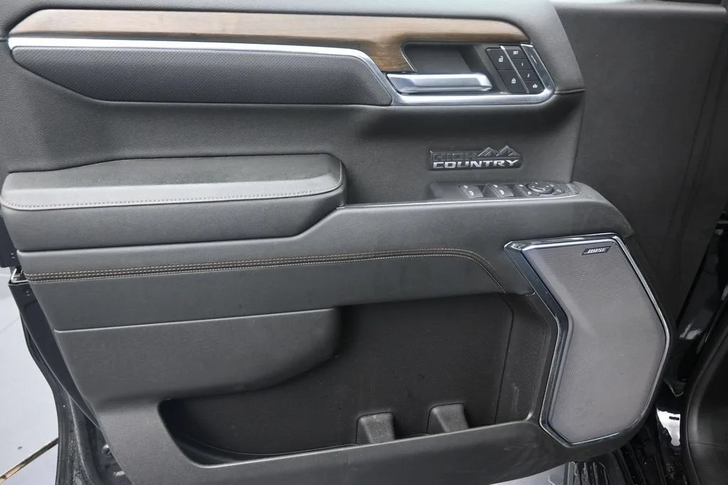 2023 Chevrolet Silverado 1500 High Country photo 11