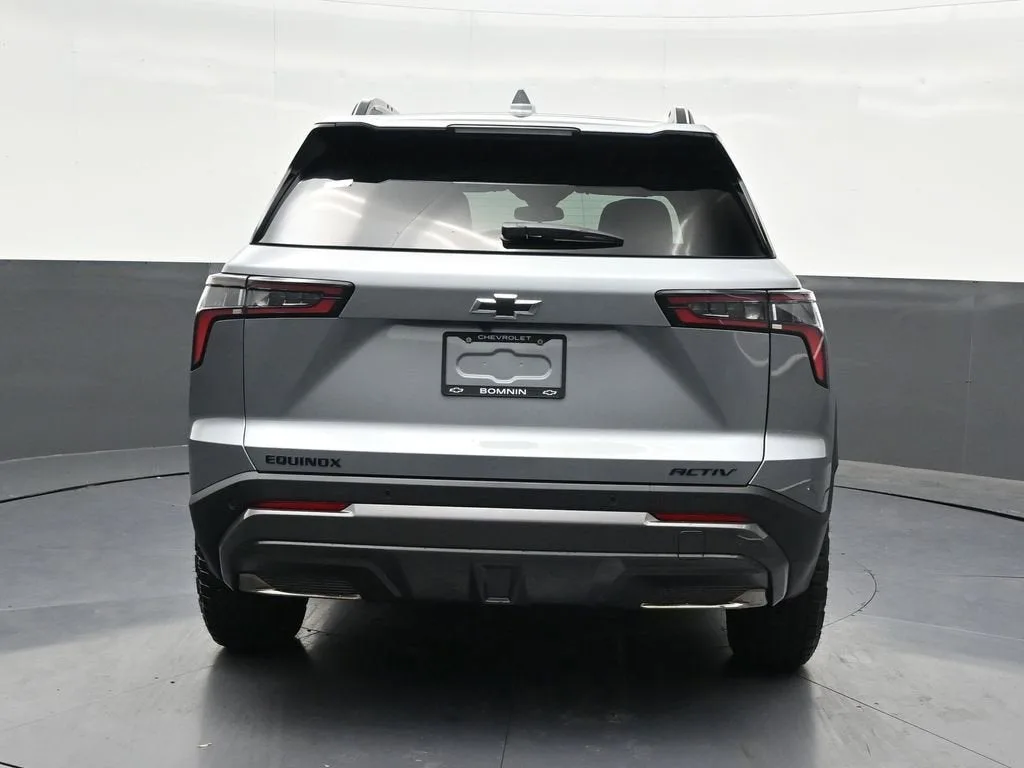 2026 Chevrolet Equinox ACTIV photo 4