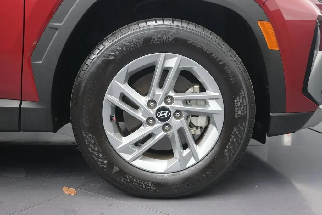 2025 Hyundai Tucson SE photo 9