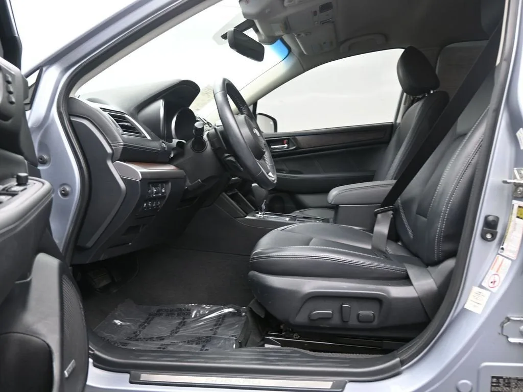 2019 Subaru Outback Limited photo 12