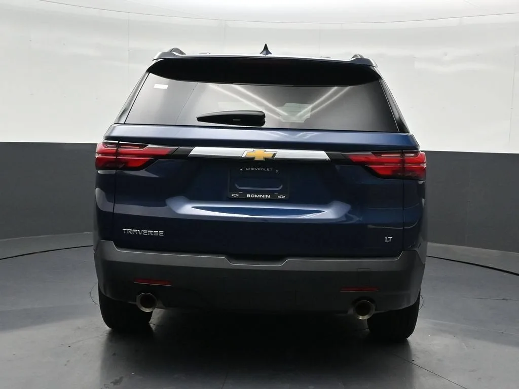 2023 Chevrolet Traverse LT Cloth photo 4