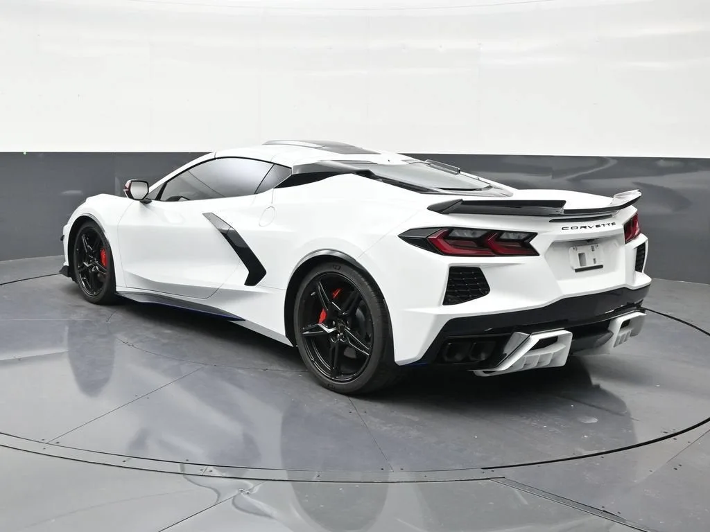 2025 Chevrolet Corvette Stingray 1LT photo 3