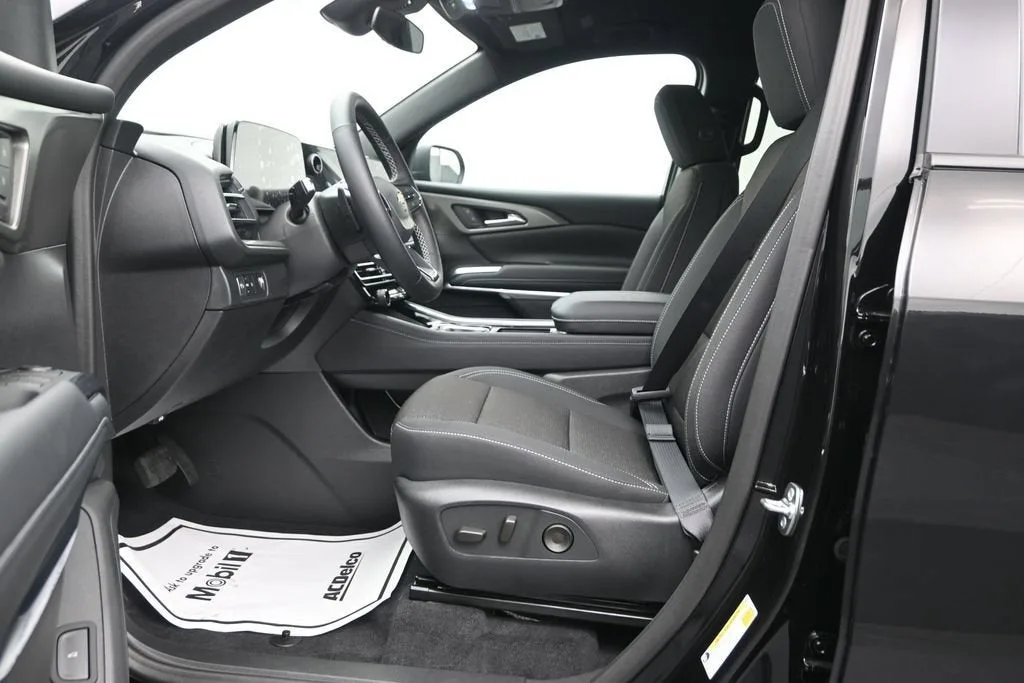 2026 Chevrolet Traverse LT photo 12