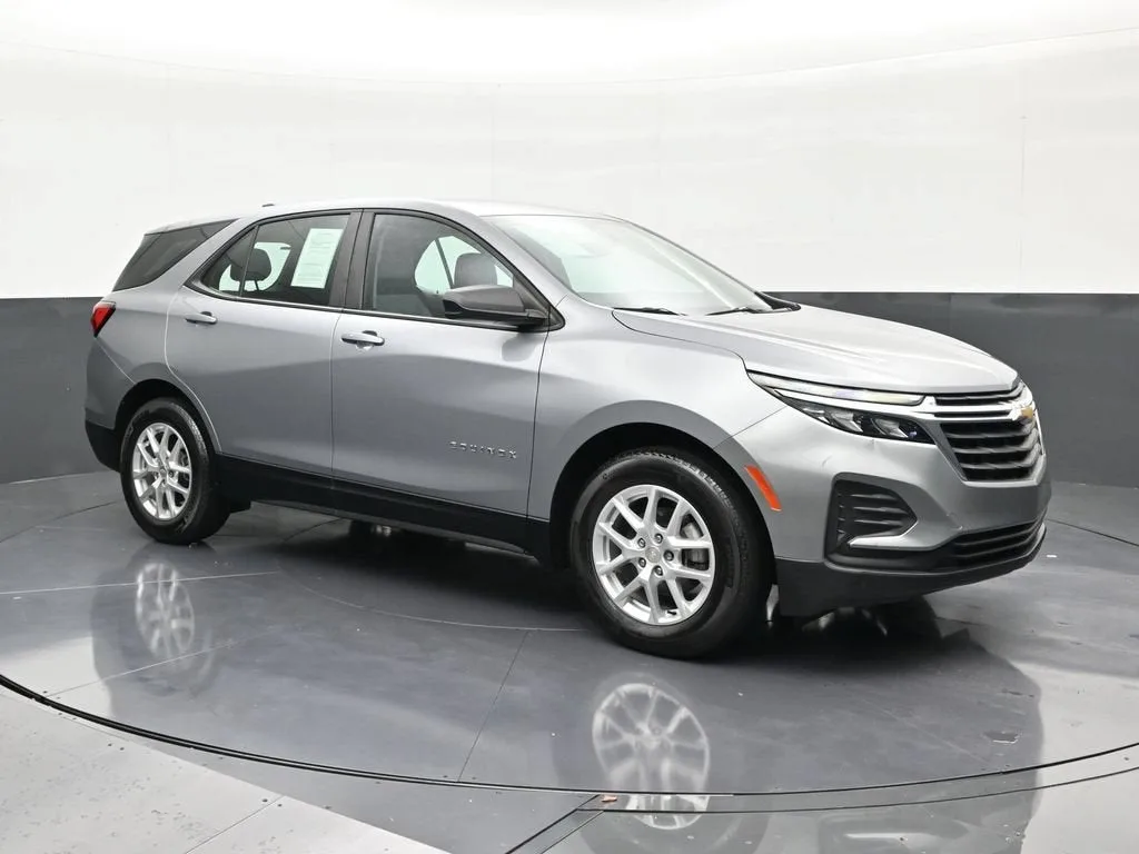 2024 Chevrolet Equinox LS photo 7