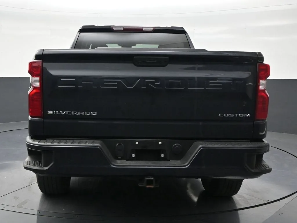 2023 Chevrolet Silverado 1500 Custom photo 4