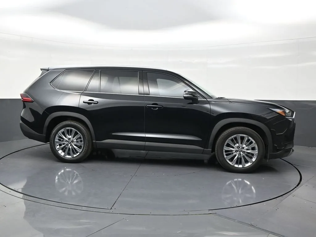 2026 Toyota Grand Highlander Platinum photo 6