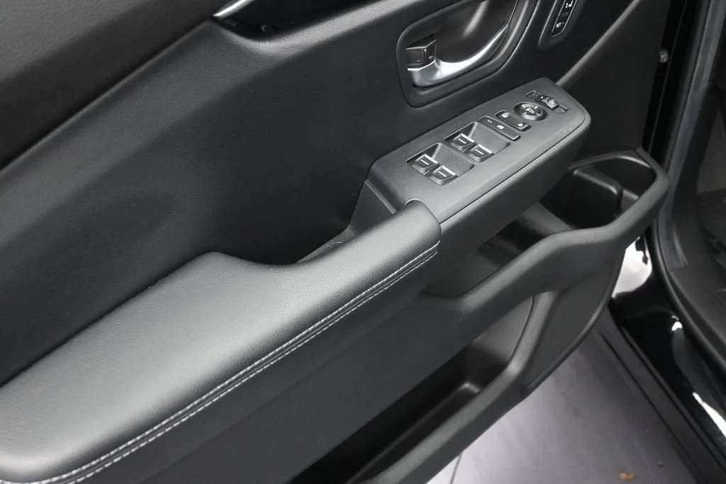 2025 Honda Pilot Touring photo 9