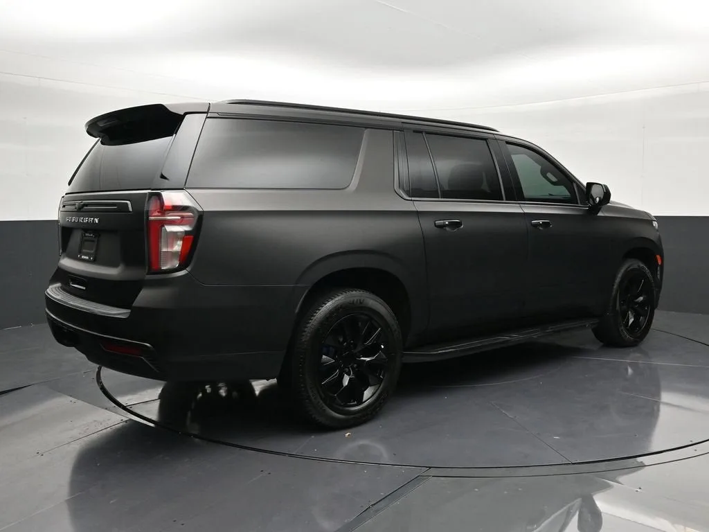 2021 Chevrolet Suburban LS photo 5