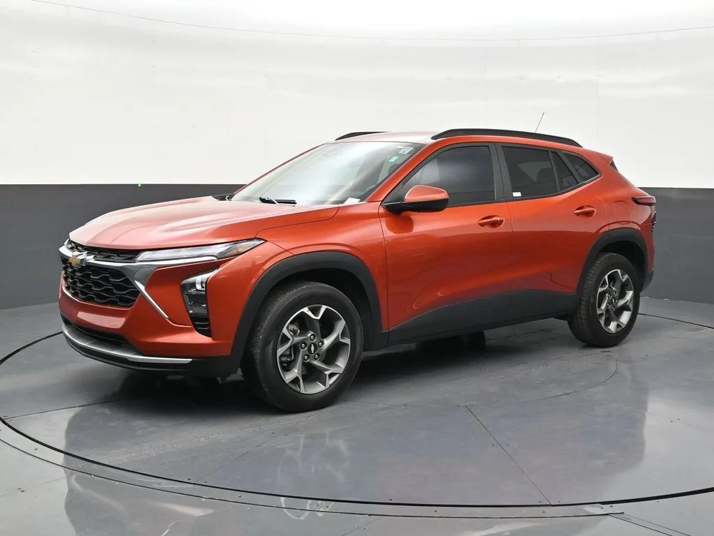 2024 Chevrolet Trax LT photo 8