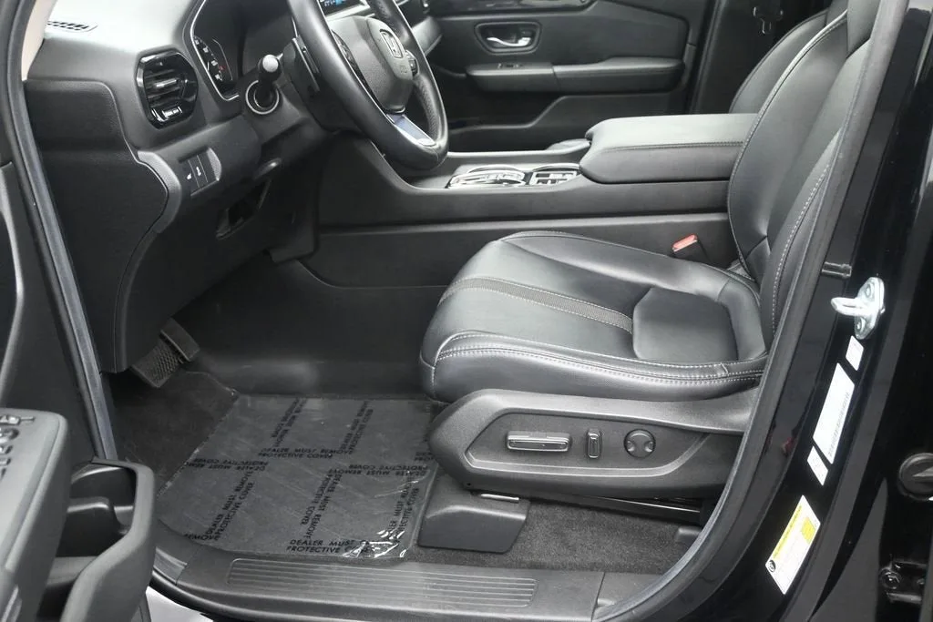 2025 Honda Pilot Touring photo 10