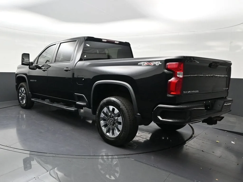 2021 Chevrolet Silverado 2500 HD Custom photo 5
