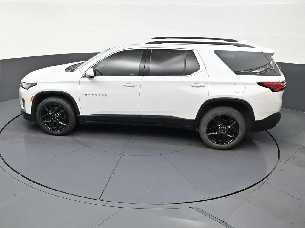 2022 Chevrolet Traverse LT Cloth photo 13