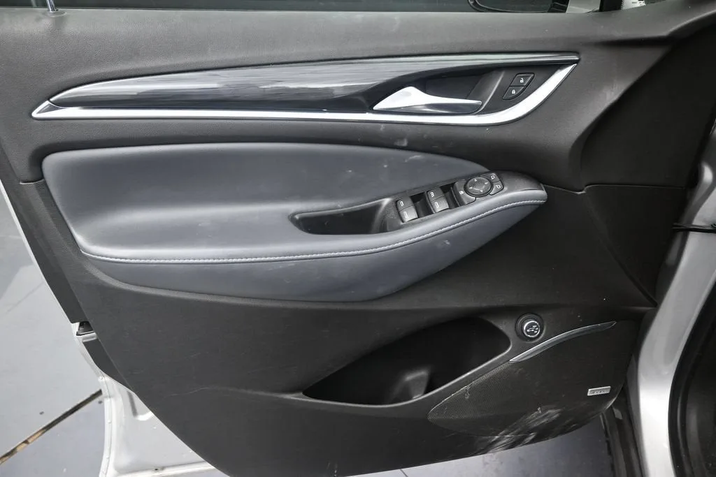 2021 Buick Enclave Essence photo 11