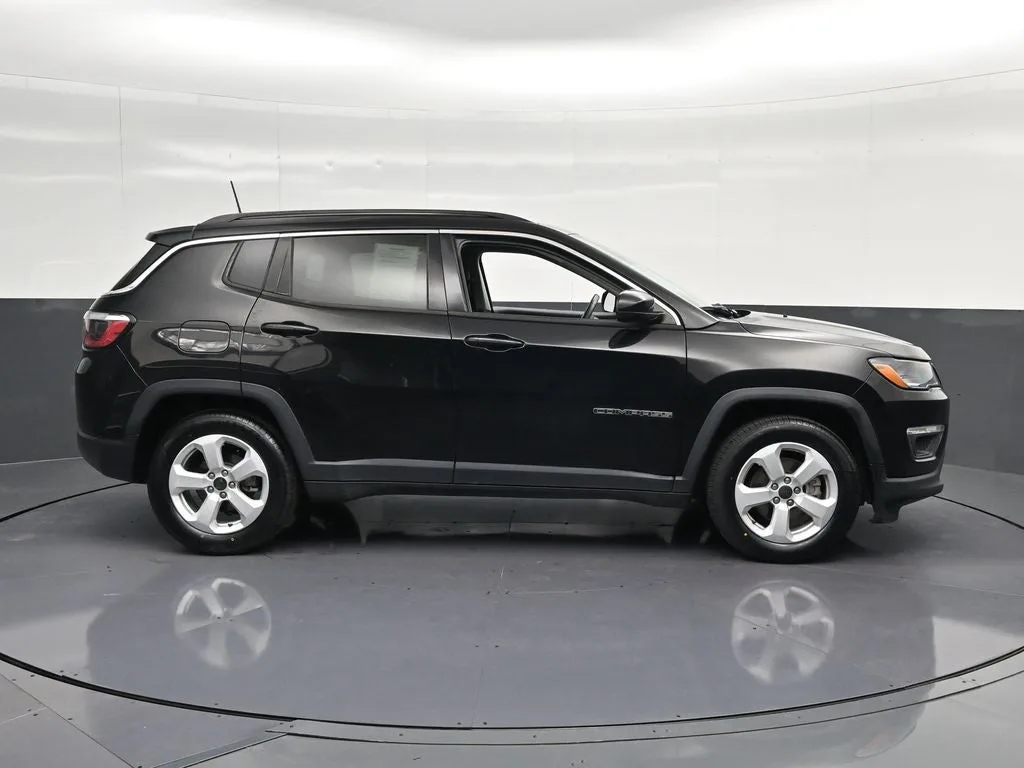 2021 Jeep Compass Latitude photo 4