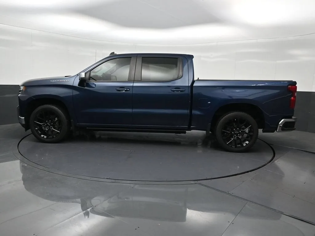 2022 Chevrolet Silverado 1500 LTD LT photo 2