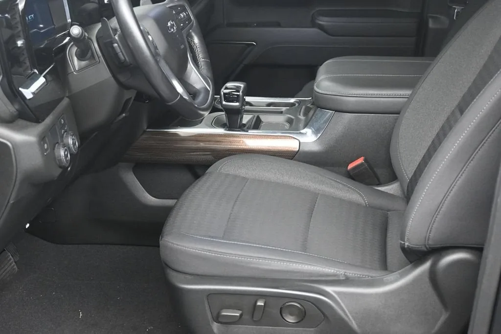 2023 Chevrolet Silverado 1500 RST photo 10