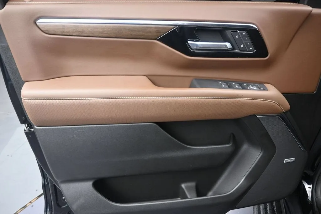 2025 Chevrolet Tahoe High Country photo 11