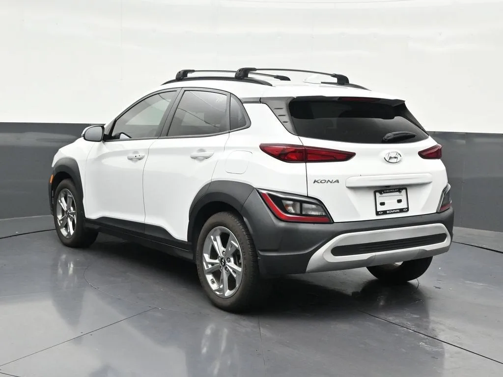 2022 Hyundai Kona SEL photo 3