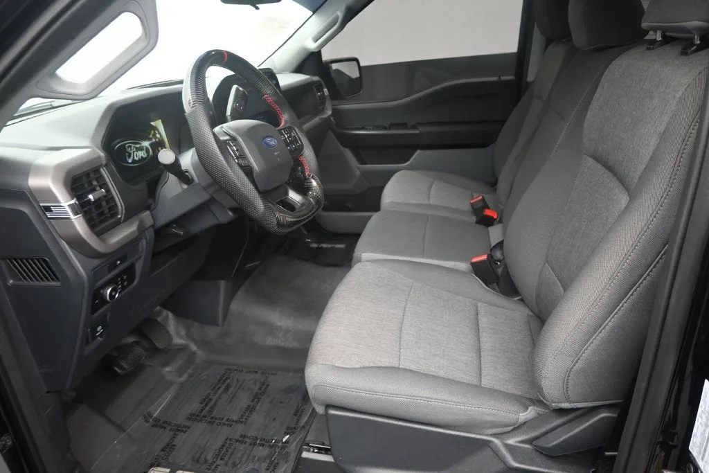 2025 Ford F-150 XL photo 12