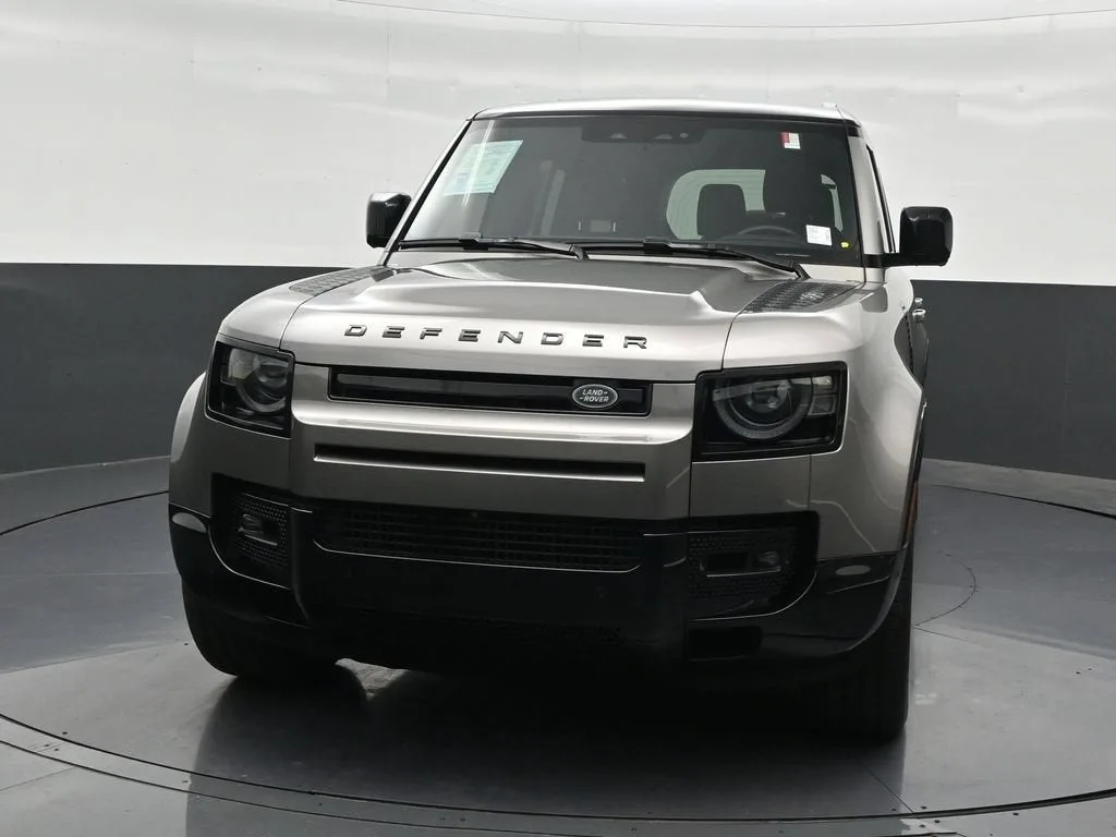 2024 Land Rover Defender X-Dynamic SE photo 8