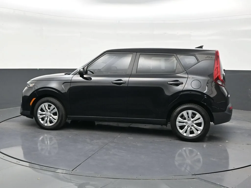 2021 Kia Soul LX photo 2