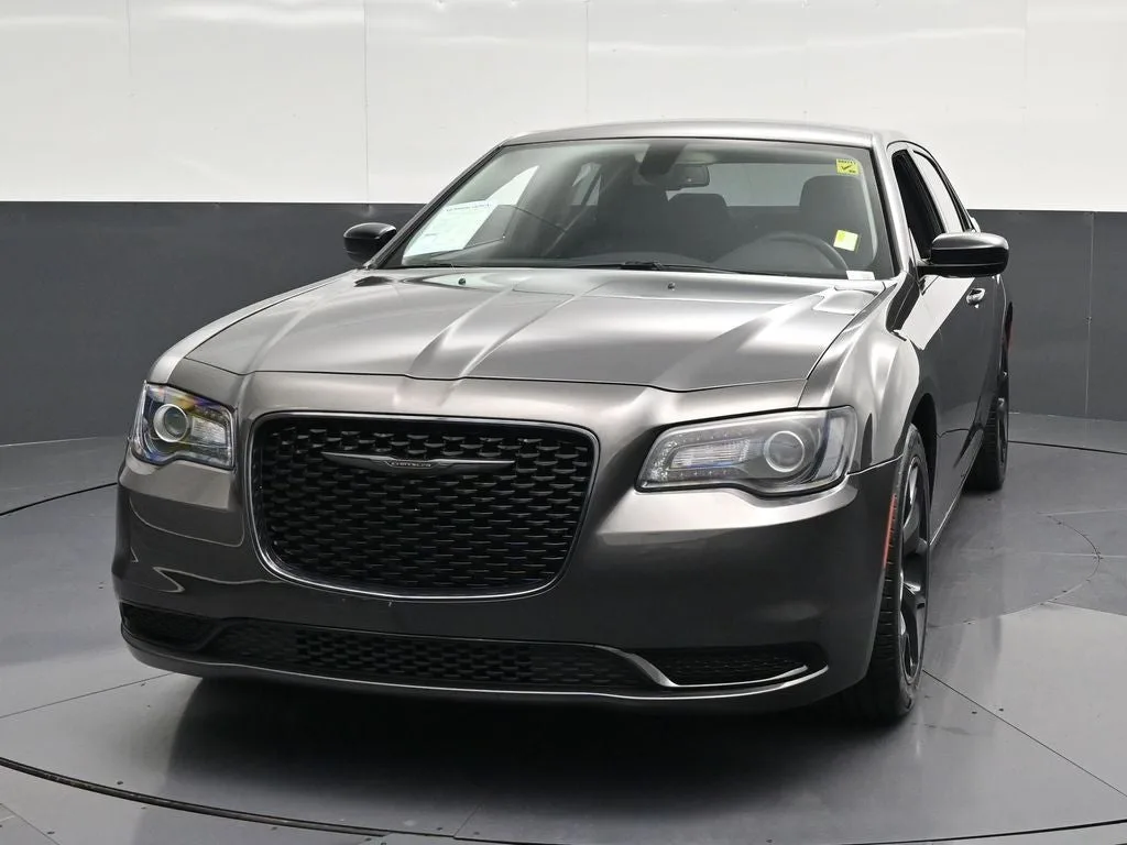 2022 Chrysler 300 Touring photo 6
